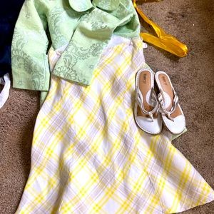 Exquisite workmanship  from Italy . Linen semi sheer slightly flared skirt